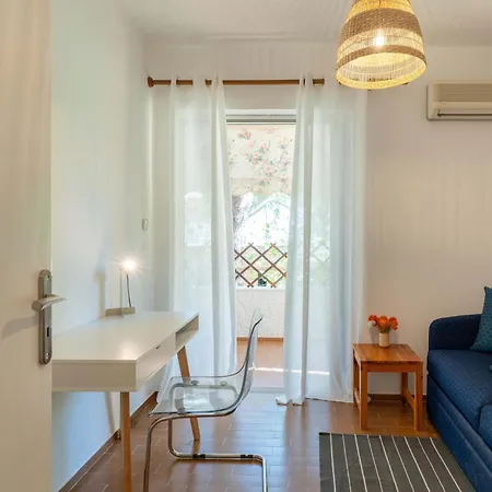 Apartment Phaedrus Living Seaside Flat *